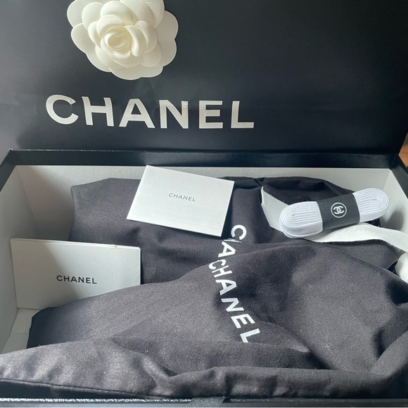 Chanel limited edition Sneakers -Embroidered Fabric & lambskin🤍New in Box 🖤 - Picture 13 of 14